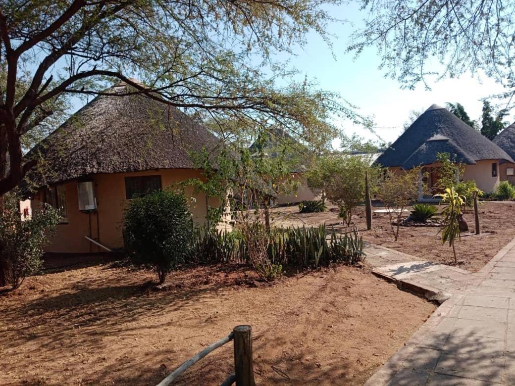 Nkanga Hotel Kasane Exterior foto