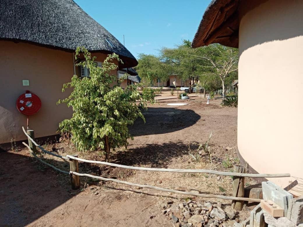 Nkanga Hotel Kasane Exterior foto
