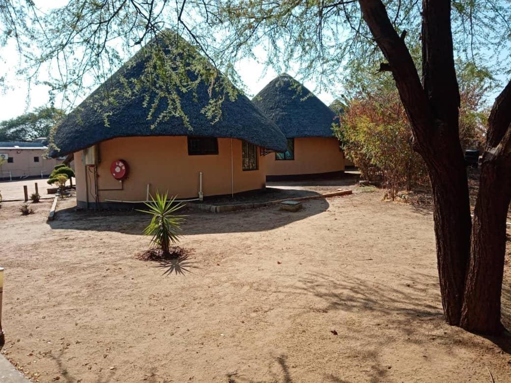 Nkanga Hotel Kasane Exterior foto