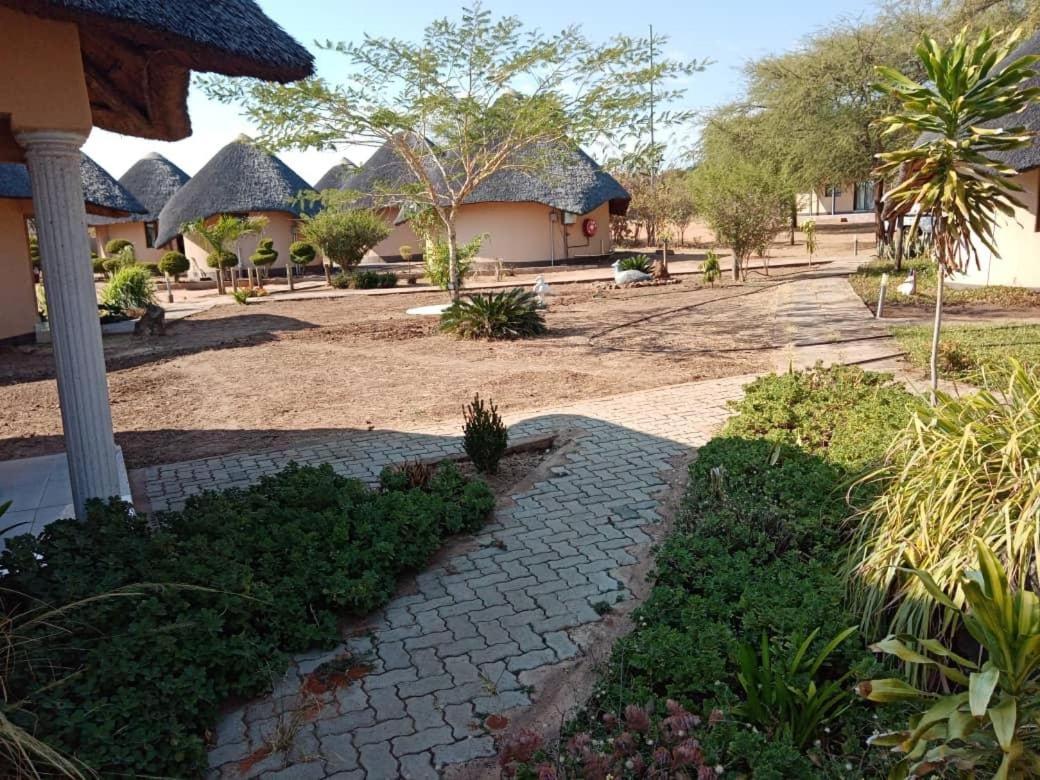 Nkanga Hotel Kasane Exterior foto