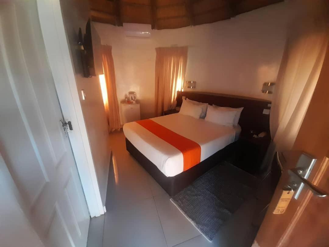 Nkanga Hotel Kasane Exterior foto