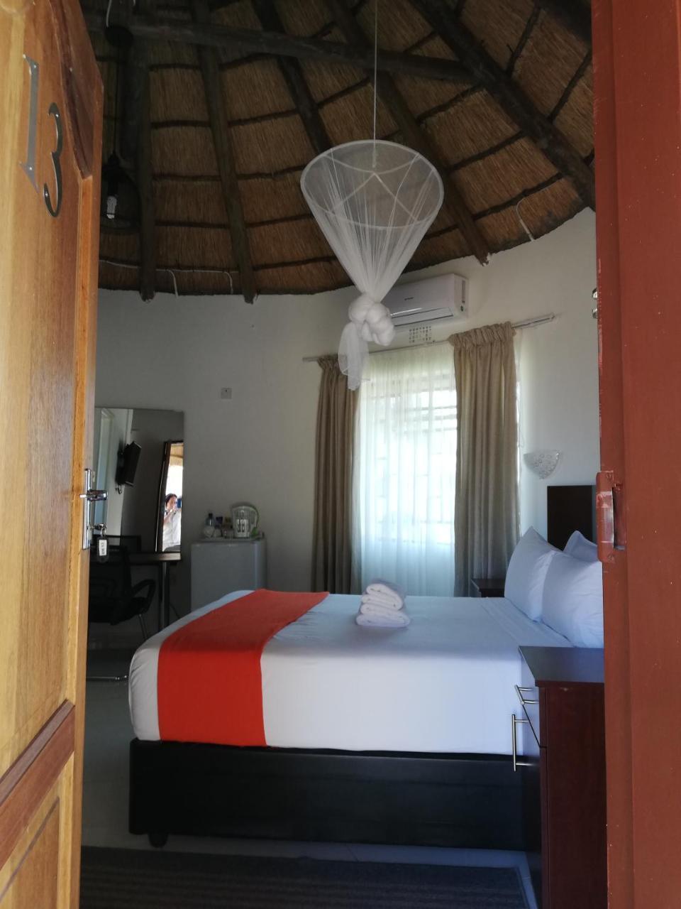 Nkanga Hotel Kasane Exterior foto